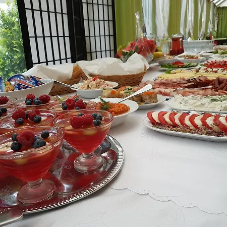 Bakos *